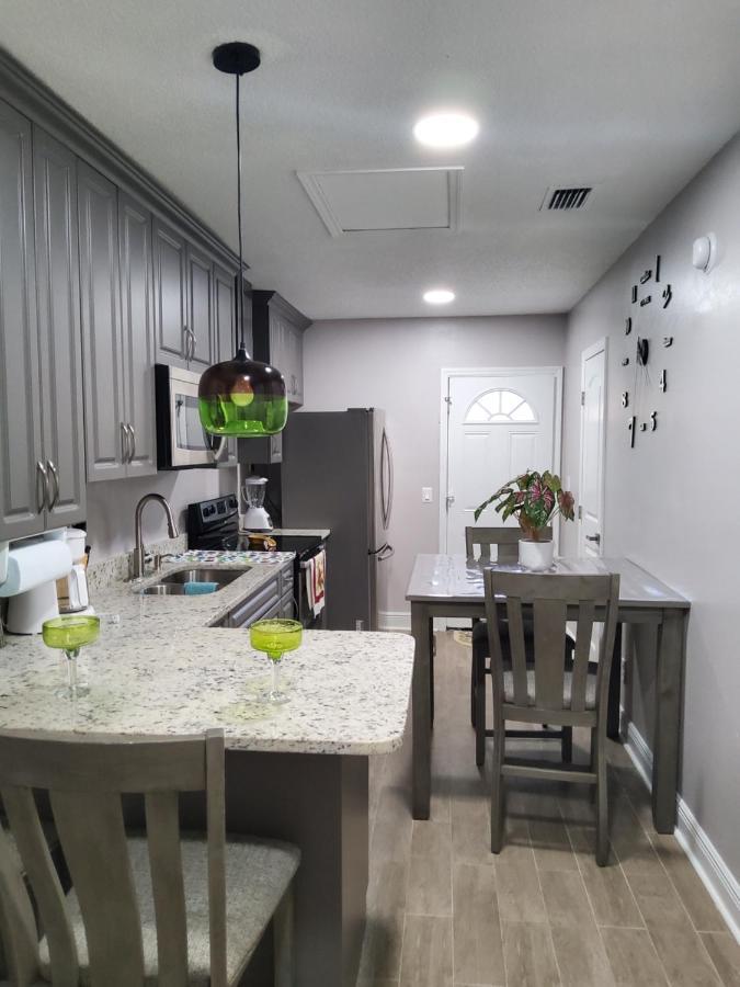 Beautiful Apartment Close To Everything Tampa Esterno foto